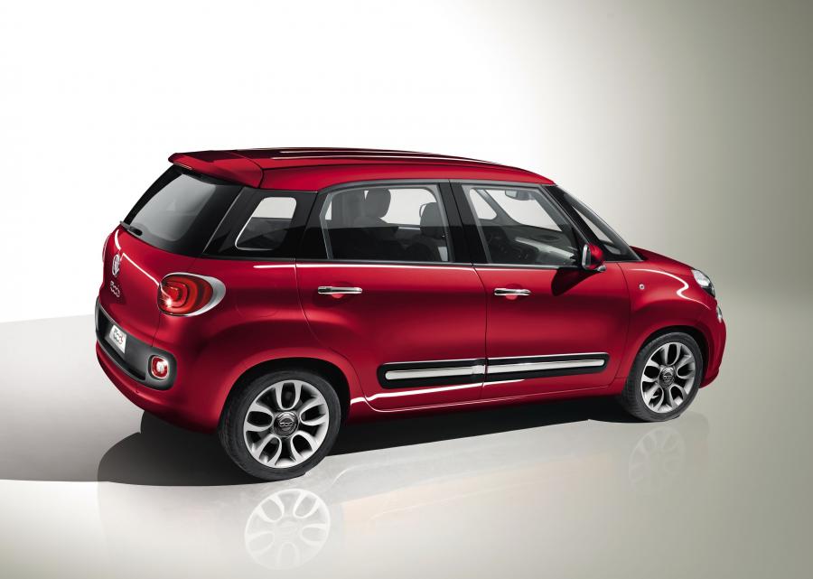  Fiat 500L 2012 года  (фото 56 из 84)